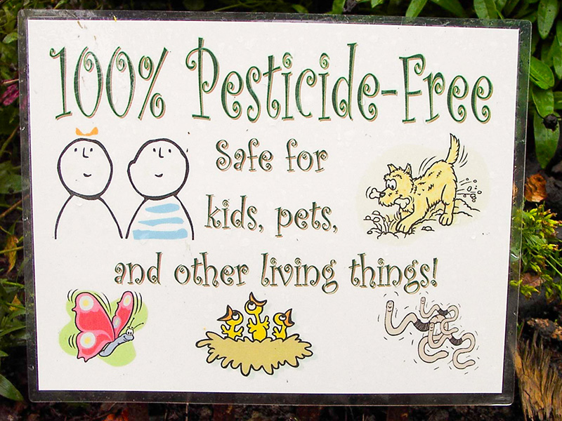 100% pesticide free sign